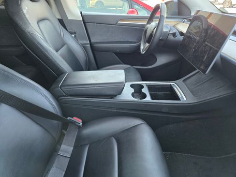 Used 2023 Tesla Model Y Long Range AWD/4WD image 3