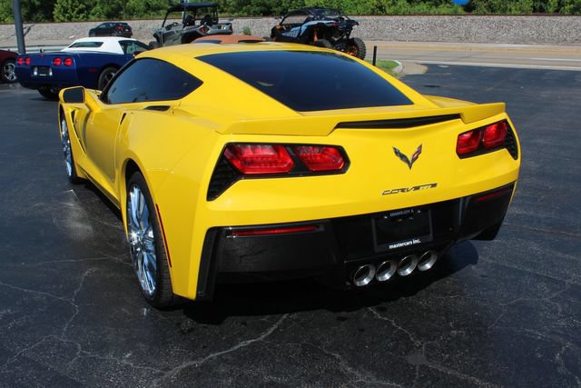 Used 2015 Chevrolet Corvette Stingray Coupe w/ 2LT Preferred Equipment Group RWD image 9
