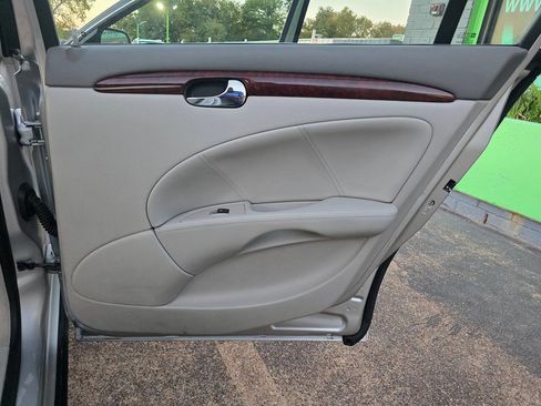 Used 2008 Buick Lucerne CXL w/ Luxury Package image 19