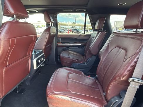 Used 2024 Ford Expedition Limited RWD image 16