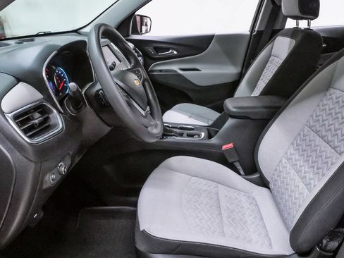Used 2022 Chevrolet Equinox LS w/ LS Convenience Package FWD image 9