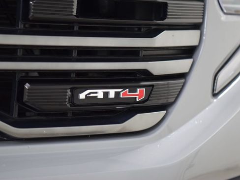 Used 2024 GMC Sierra 1500 AT4 w/ Technology Package AWD/4WD image 13