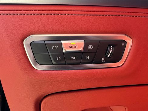 Used 2023 BMW XM image 36