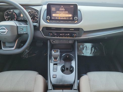 New 2025 Nissan Rogue SV image 18