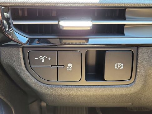 New 2026 Kia Sportage LX w/ LX Convenience Package FWD image 24