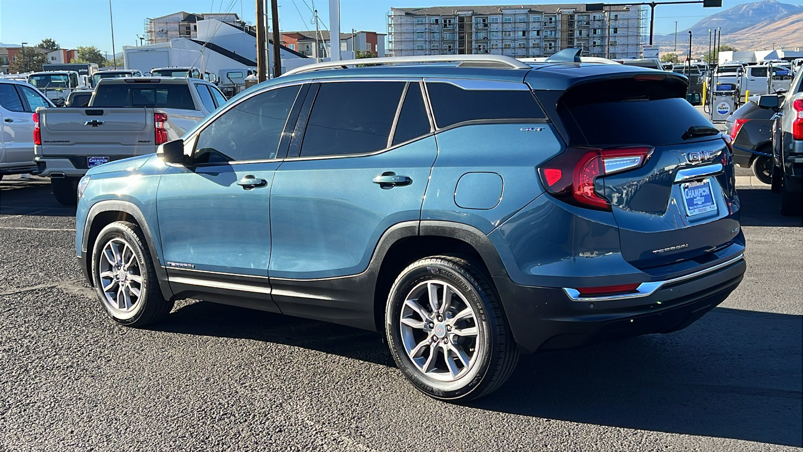 Used 2024 GMC Terrain SLT w/ Infotainment Package II AWD/4WD image 7