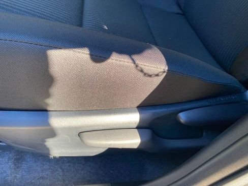 Used 2017 Toyota RAV4 LE image 18