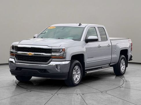 Used 2018 Chevrolet Silverado 1500 LT w/ All Star Edition AWD/4WD image 2