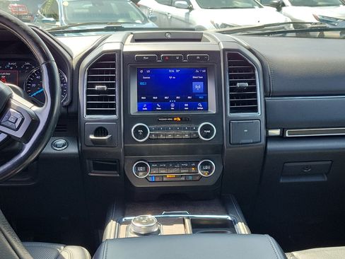 Used 2020 Ford Expedition Limited RWD image 19