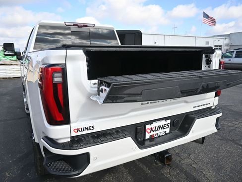 Used 2024 GMC Sierra 3500 Denali w/ Denali Reserve Package image 25