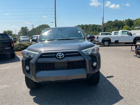 Used 2020 Toyota 4Runner SR5 AWD/4WD image 3