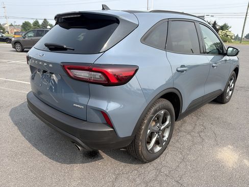 Certified 2025 Ford Escape ST-Line Select AWD/4WD image 4