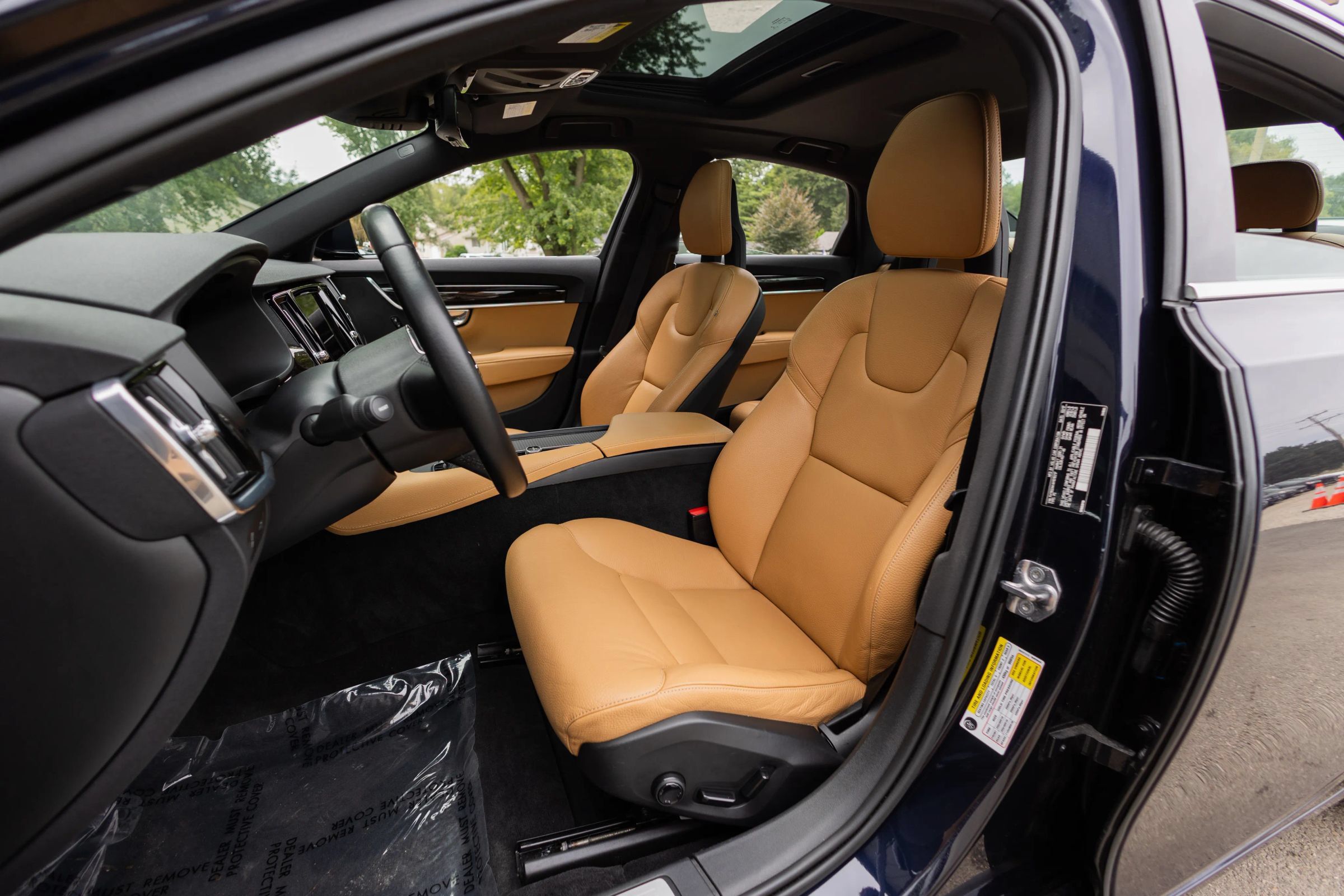 Used 2017 Volvo S90 T5 Momentum w/ Vision Package FWD image 13
