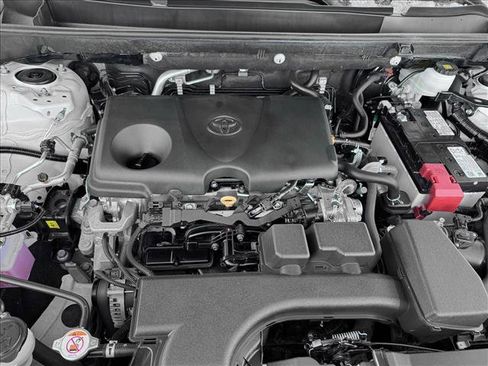 Used 2025 Toyota RAV4 XLE image 20