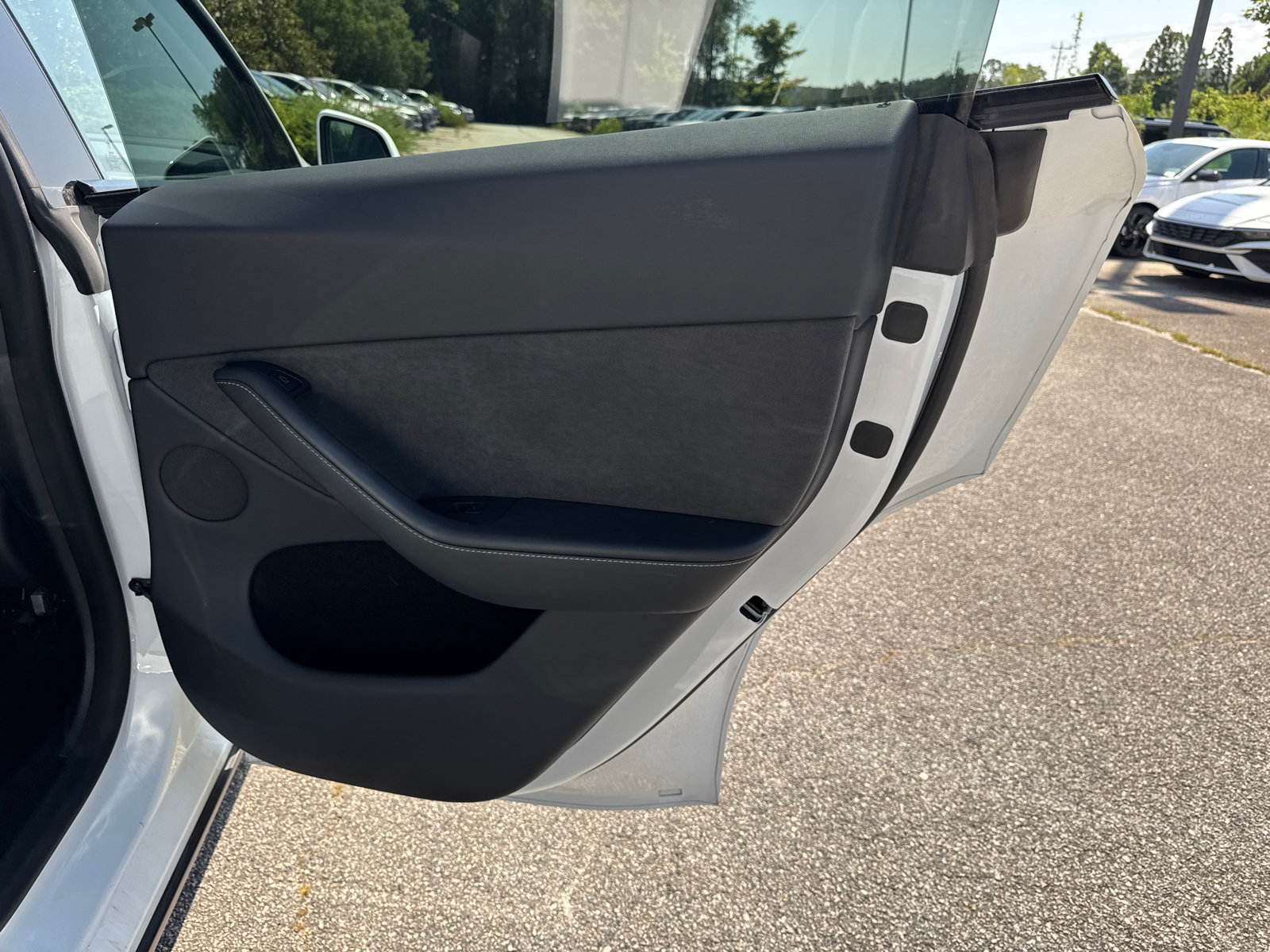 Used 2023 Tesla Model Y Long Range AWD/4WD image 16
