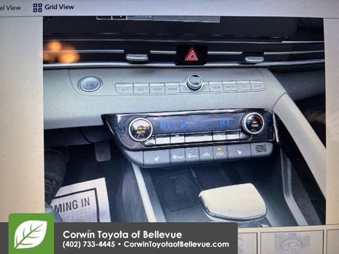 Used 2025 Hyundai Elantra Limited image 10
