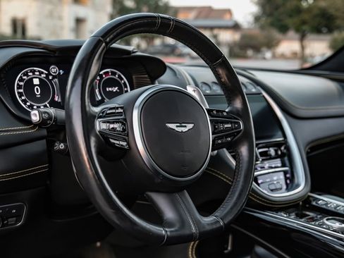 Used 2021 Aston Martin DBX image 14