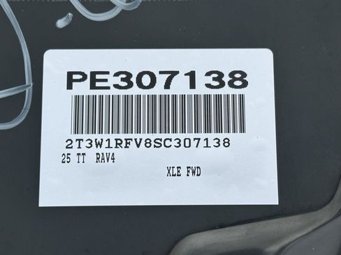 Used 2025 Toyota RAV4 XLE FWD image 15