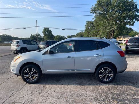 Used 2015 Nissan Rogue S w/ Convenience Package AWD/4WD image 8