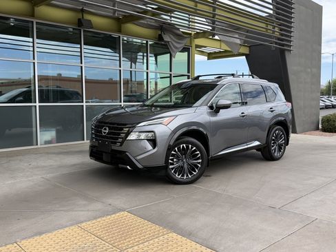 Used 2025 Nissan Rogue Platinum w/ Platinum Premium Package FWD image 1