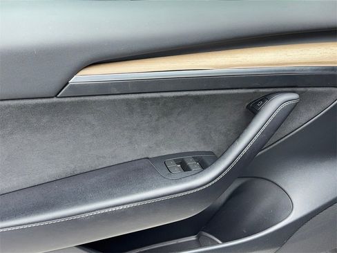 Used 2023 Tesla Model 3 Standard Range image 40