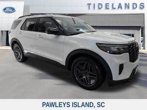 New 2026 Ford Explorer ST-Line w/ ST-Line Street Pack RWD image 1