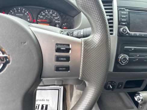 Used 2018 Nissan Frontier SV image 15