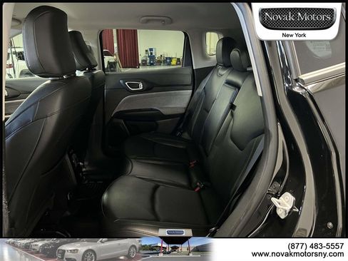 Used 2022 Jeep Compass Latitude image 13