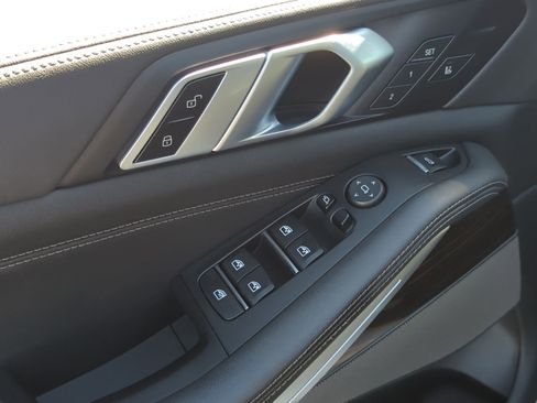 Certified 2024 BMW X5 xDrive40i w/ M Sport Package image 15