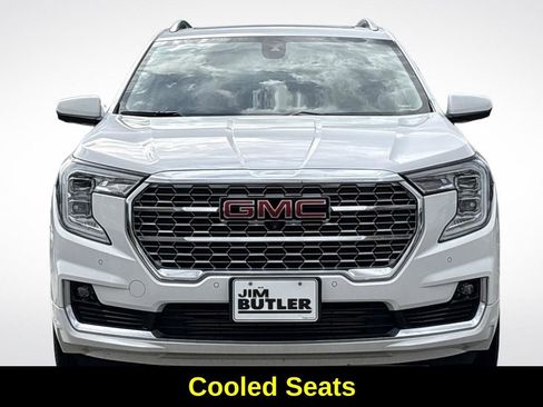 Used 2023 GMC Terrain Denali w/ Denali Premium Package AWD/4WD image 13