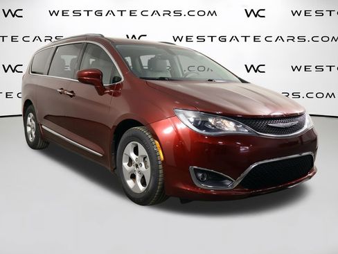 Used 2017 Chrysler Pacifica Touring-L Plus image 39
