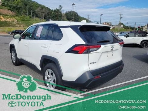 Used 2024 Toyota RAV4 LE AWD/4WD image 8