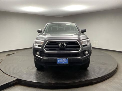 Used 2019 Toyota Tacoma SR5 AWD/4WD image 2