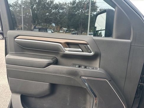 Used 2024 Chevrolet Silverado 2500 LT image 8