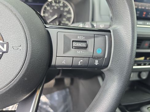 Certified 2023 Nissan Rogue SV FWD image 17
