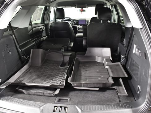 Used 2024 Ford Explorer XLT w/ Equipment Group 202A AWD/4WD image 49