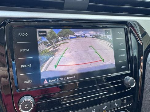 Used 2020 Volkswagen Passat 2.0T SE FWD image 11