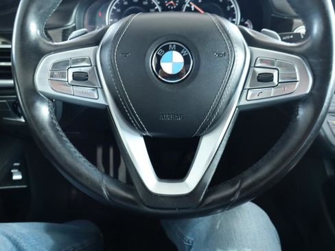 Used 2017 BMW 740i image 22