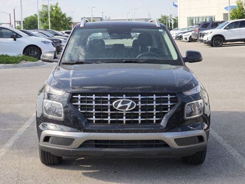 Used 2023 Hyundai Venue SEL w/ Cargo Package FWD image 3