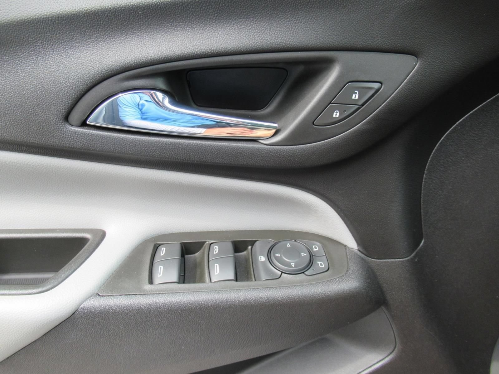 Used 2024 Chevrolet Equinox LS w/ LS Convenience Package FWD image 20
