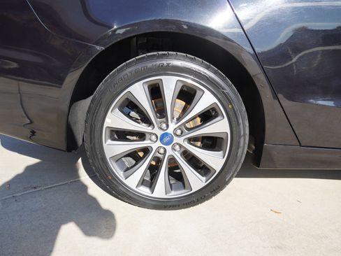 Used 2019 Ford Fusion SE image 12