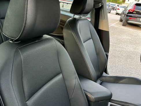 Used 2020 Volkswagen Jetta SE w/ SE Cold Weather Package FWD image 13