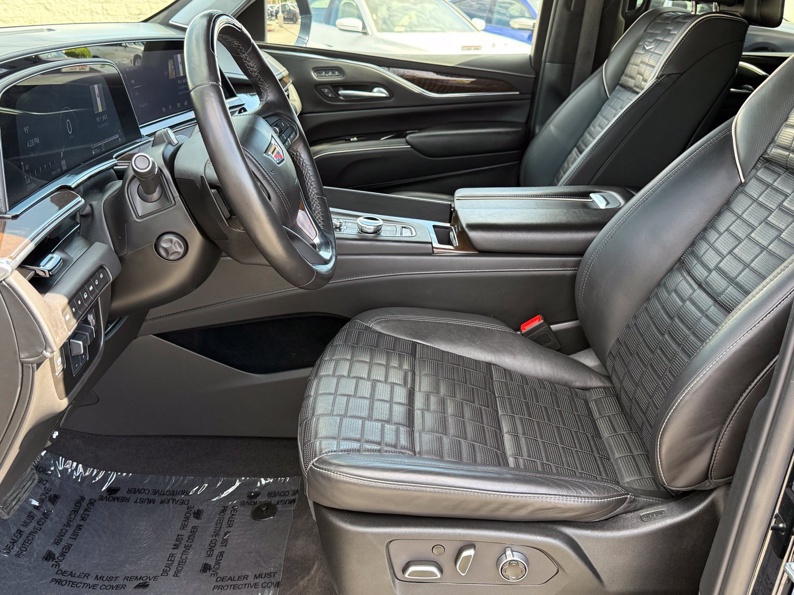 Used 2024 Cadillac Escalade ESV Premium Luxury Platinum AWD/4WD image 22