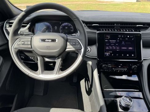 New 2025 Jeep Grand Cherokee L Laredo w/ Luxury Tech Group I image 2