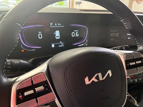 Used 2024 Kia Telluride S AWD/4WD image 22