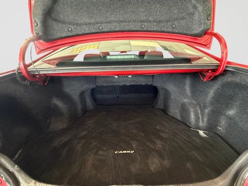 Used 2014 Toyota Camry SE FWD image 16