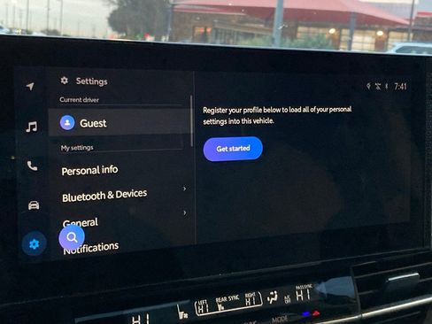 Used 2025 Toyota Sienna Limited image 24