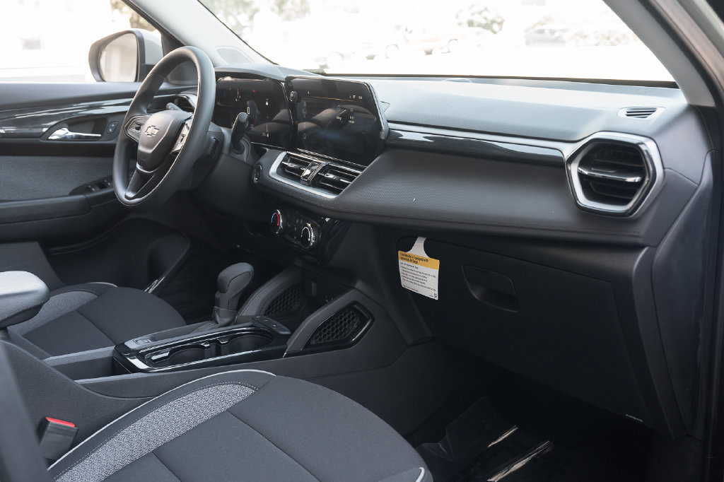 New 2026 Chevrolet TrailBlazer LT w/ Driver Confidence Package FWD image 35