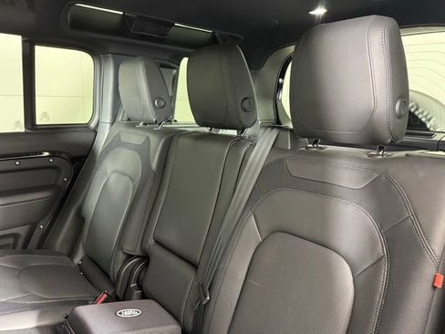 Used 2024 Land Rover Defender 110 X-Dynamic SE image 24