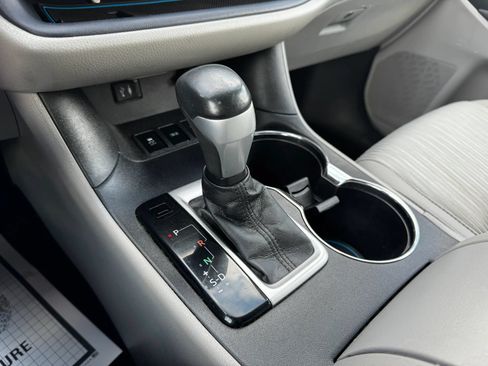 Used 2015 Toyota Highlander Plus AWD/4WD image 38